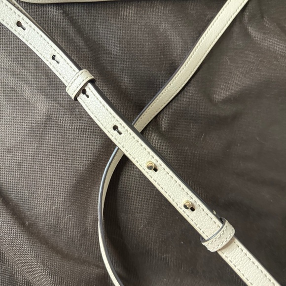 Authentic Kate Spade Sylvia Dome Crossbody - Picture 5 of 10